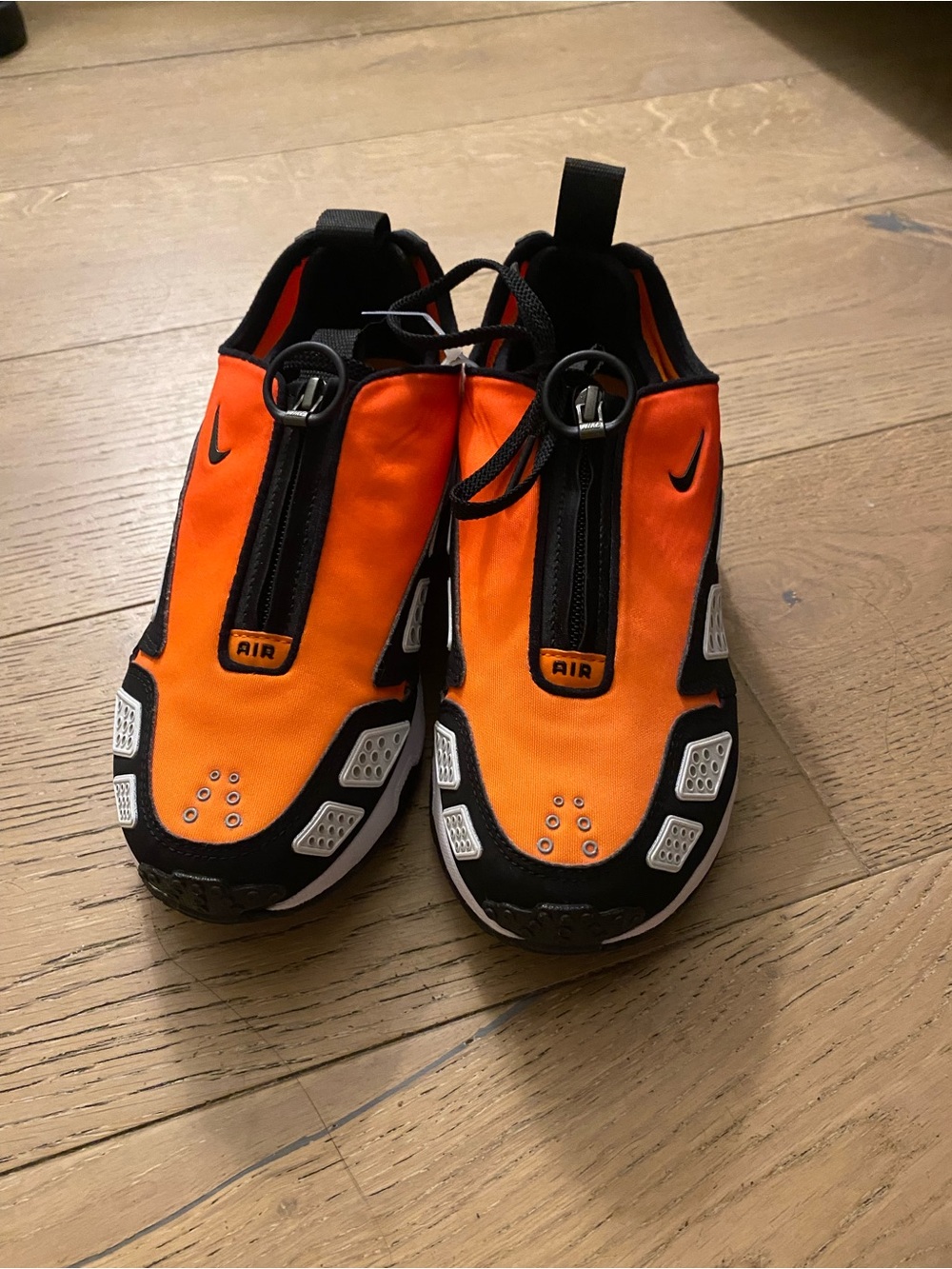 NEW Sz 6 Women's Nike Air Max Sunder SNDR Safety Orange Black White FZ2068-800